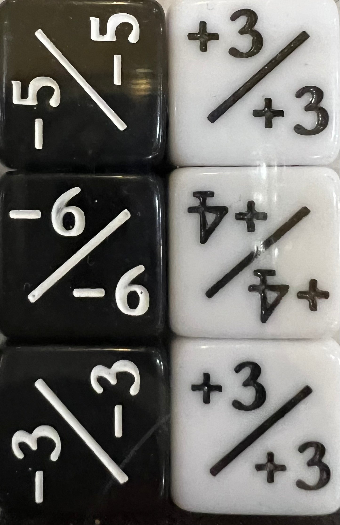 16MM D6 +1/+1 and -1/-1 Counters (Set of 12)